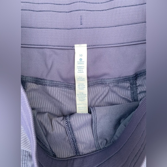 Lululemon Studio Crop *No
Liner Cadet Blue Size 10 NWT - Picture 16 of 16